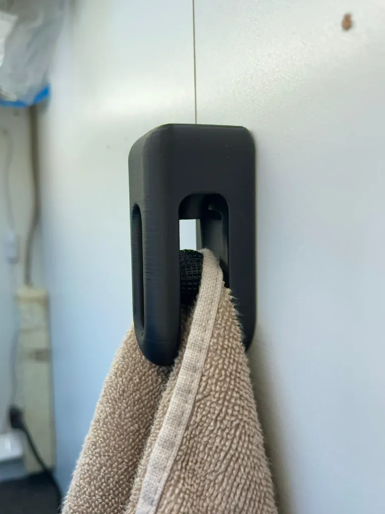 PORTE-MANTEAU AUTOBLOQUANT 2.webp