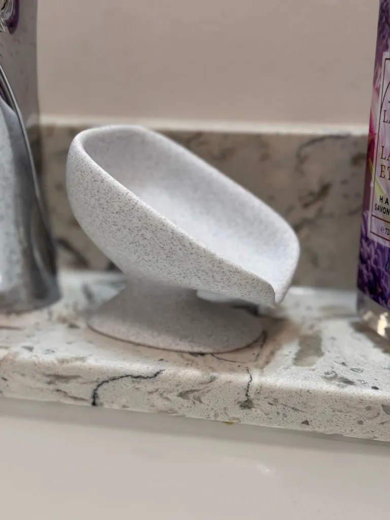 Un porte-savon qui ne retient pas l'eau 4.webp