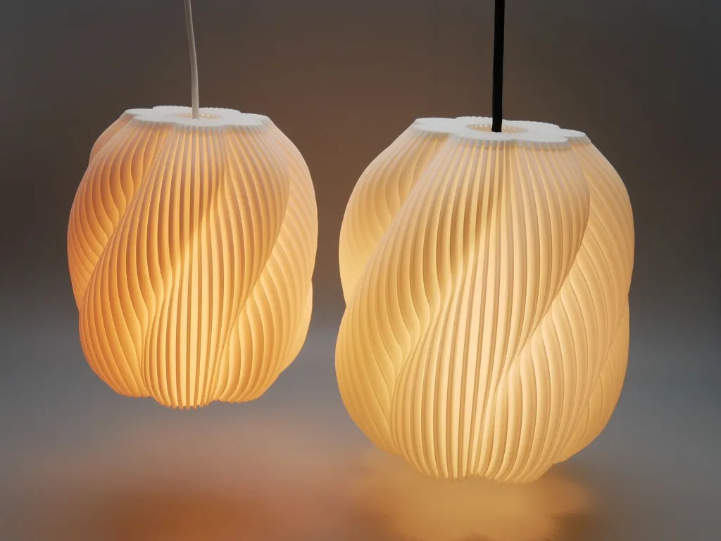 La lampe tourbillonnée rayée 2.webp