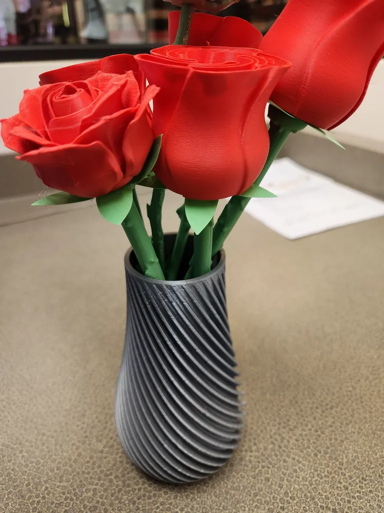 Belle Rose avec Tige 4.webp