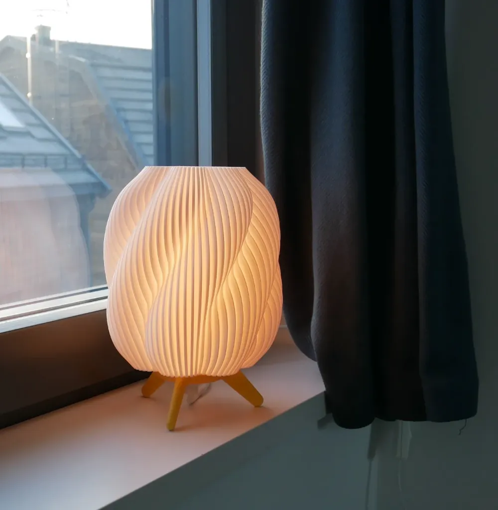 [SKU-LAMP-SWIRL-STR] Suspension & Lampe à Poser "Hélicoïde" – L’Art de la Lumière Sculpturale