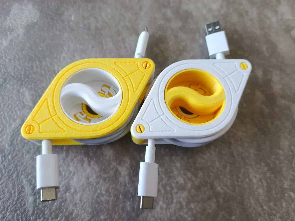 Enrouleur de Câble Industriel – Boîtier Cuivré Style Mécanique