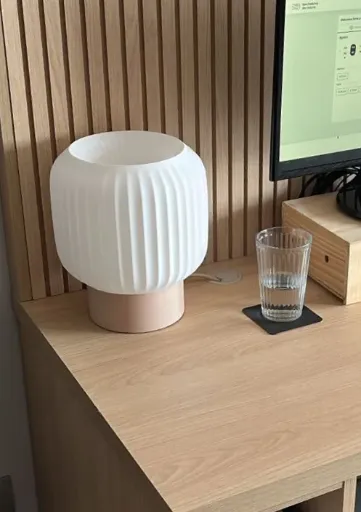 Lampe Aura – Minimalisme Scandinave & Design Strié